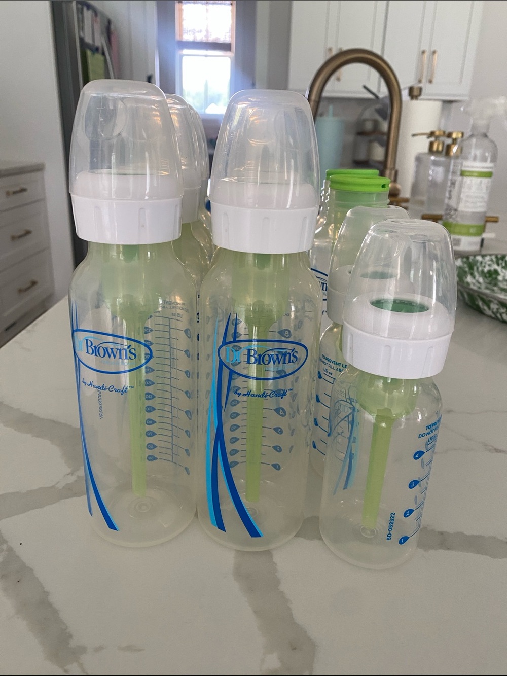 Dr. Brown's Natural Flow Clear Baby Bottles with Green Vent Inserts - 12 pack